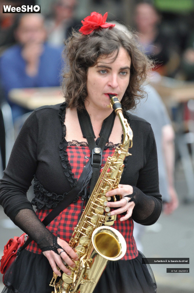 32/56 photos du spectacle La fanfare à la Gueule du ch'val